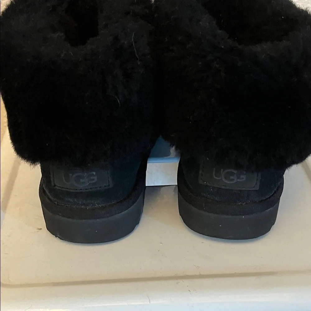 Uggs Classic Short Black Black Fur-Lined Boots Size 7